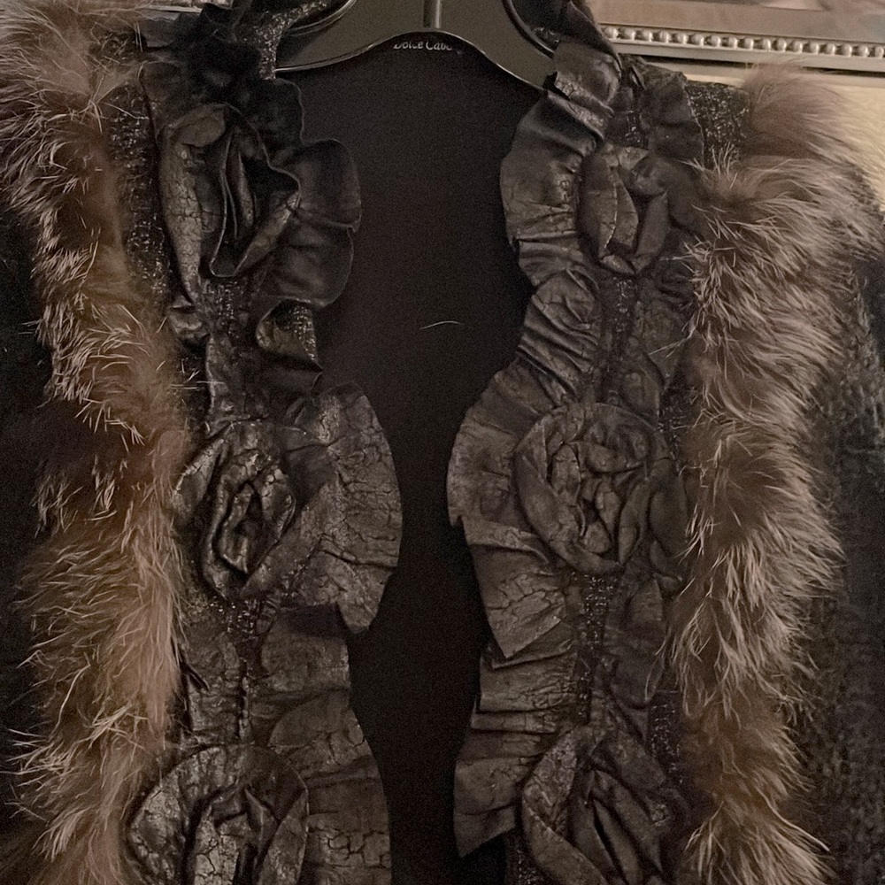 Jacket/cardigan with fur and other detailing